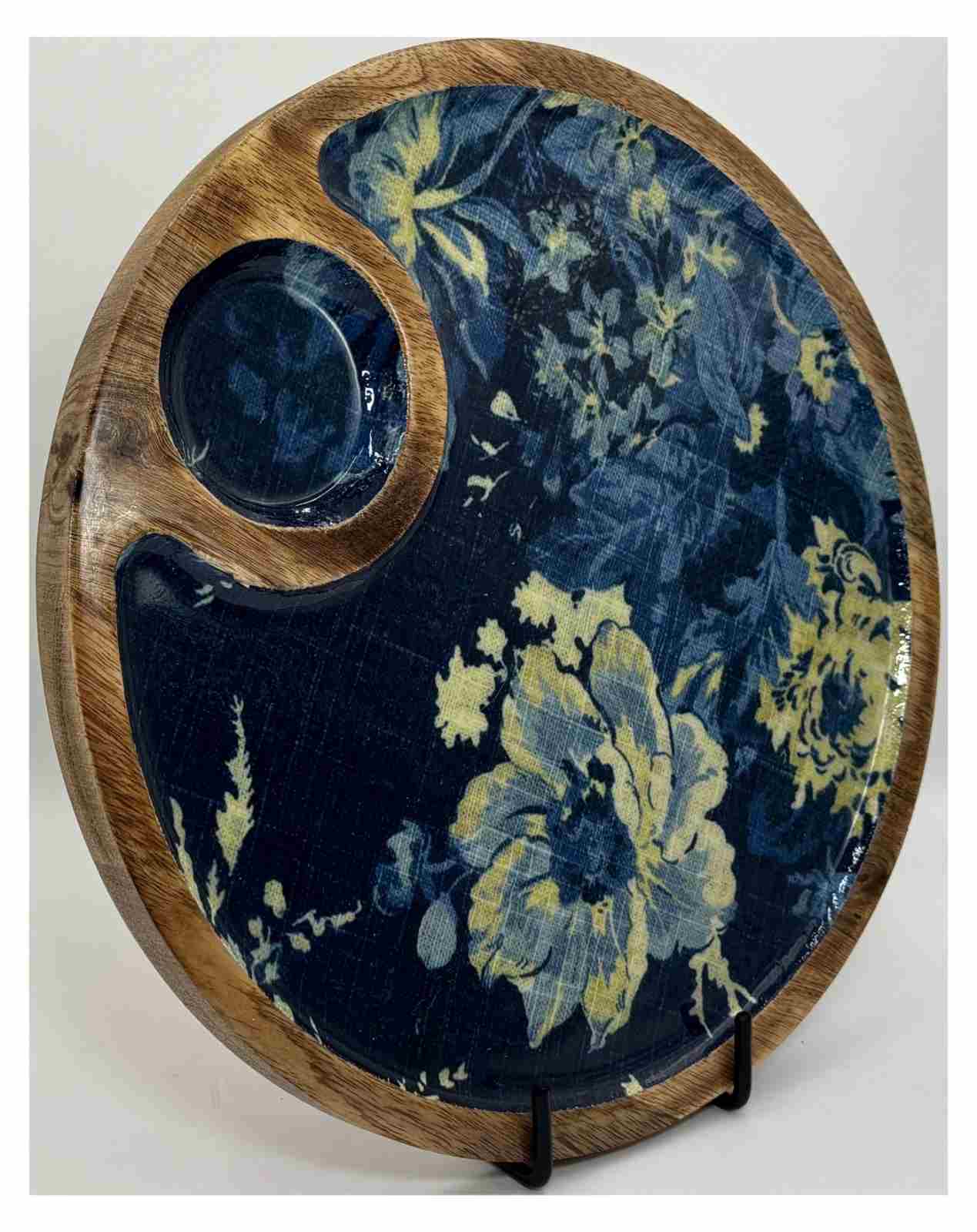 Midnight Bloom Chip & Dip Platter